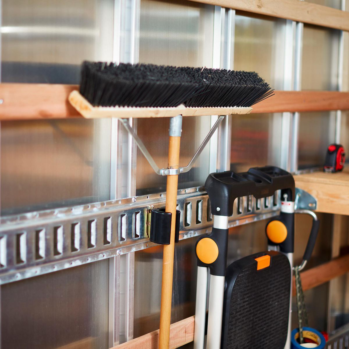 Long-Handle Tool Holder D519507