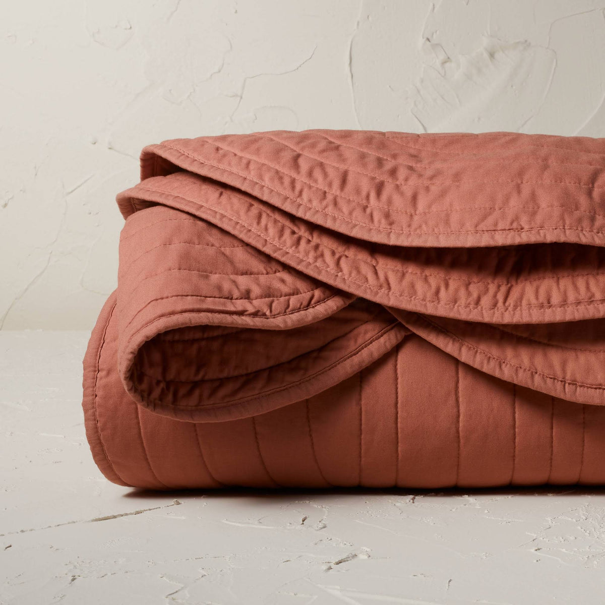 Queen Size Scalloped Edge Quilt Light Terracotta C85694