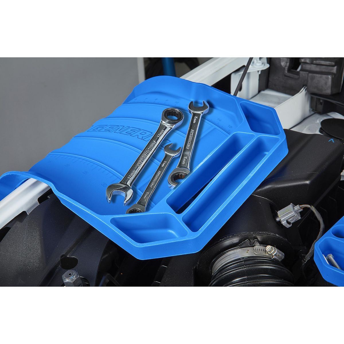 20-3/4 in. x 11-1/2 in. Flexible Parts Tray G32353