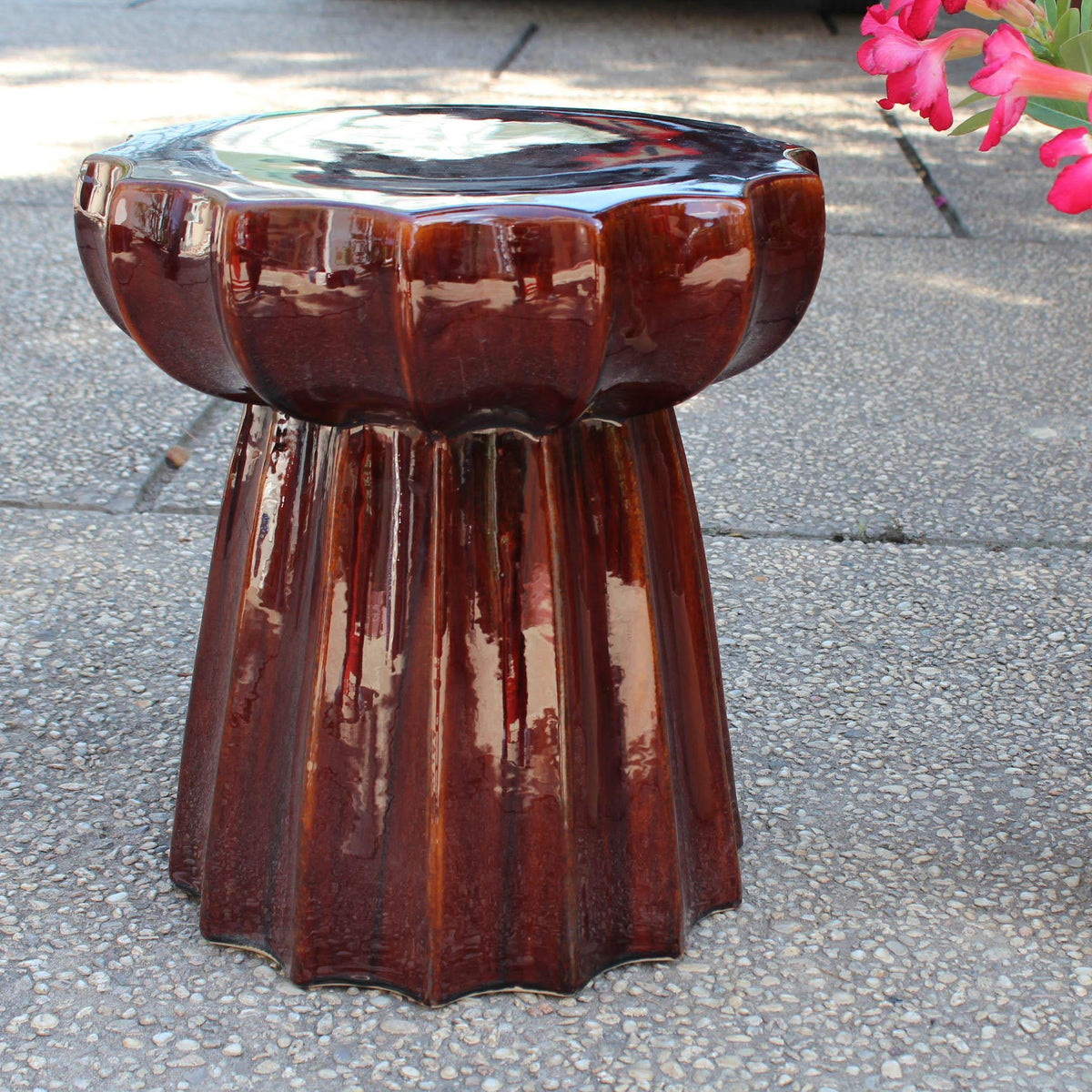 Round Scalloped Ceramic Garden Stool W364115