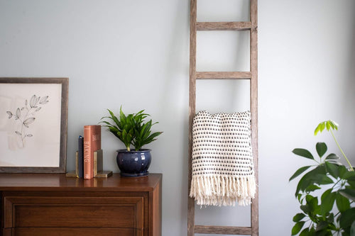 4 ft White Wash Reclaimed Wood Decorative Ladder U180