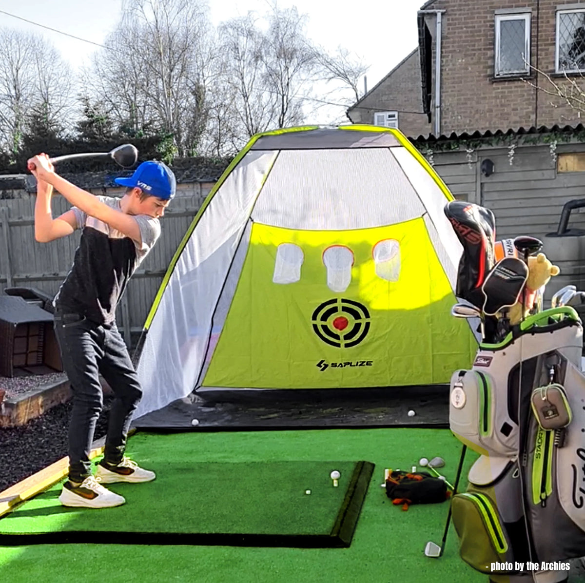 10 x 7 ft Golf Practice Net with Golf Mat, Tees and Balls V4296