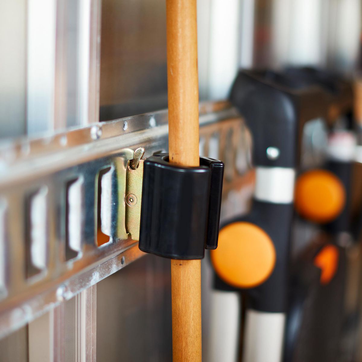 Long-Handle Tool Holder D519507