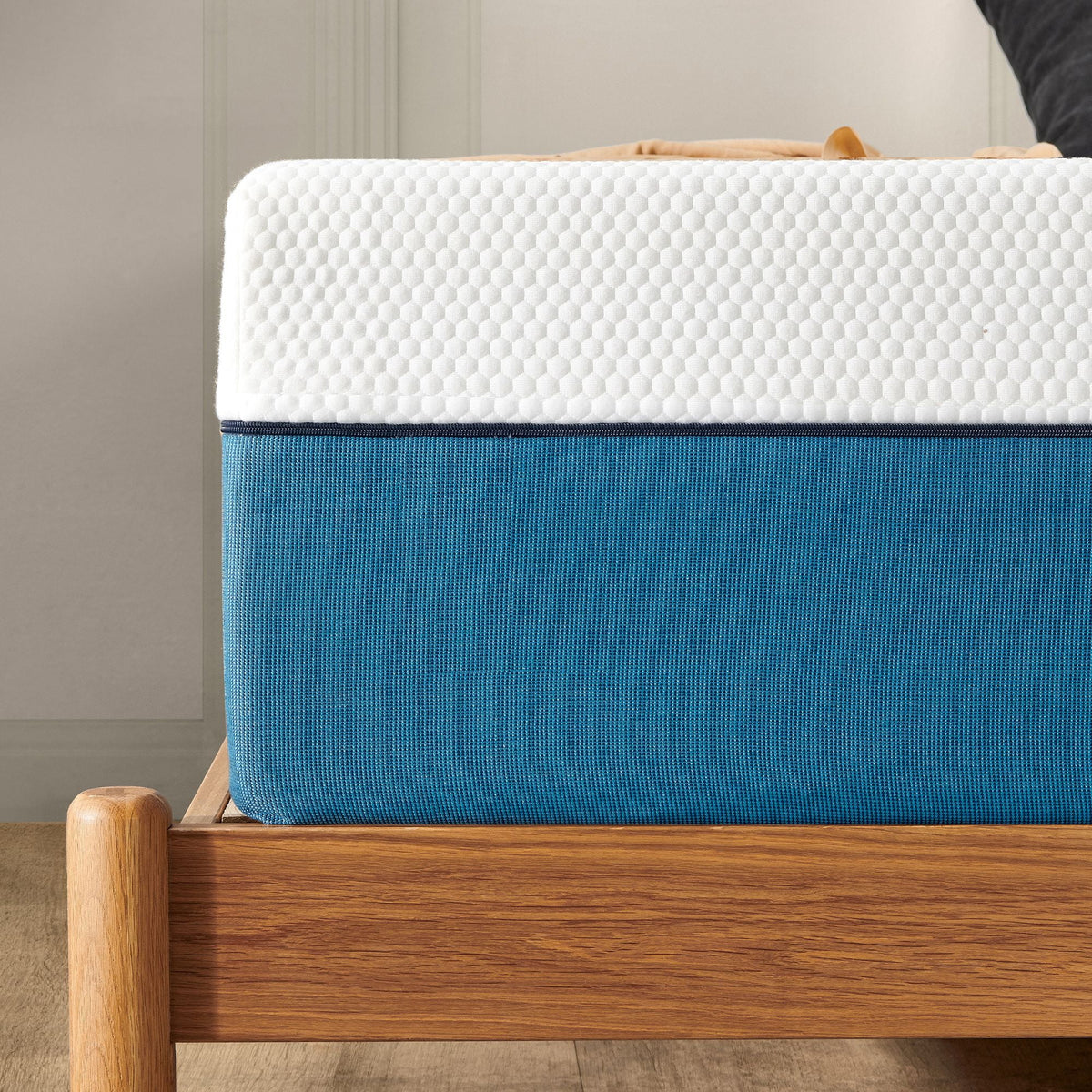 Queen 10 Gel Memory Foam Mattress D795077